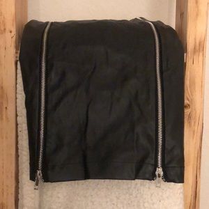 Leather skirt with zippers